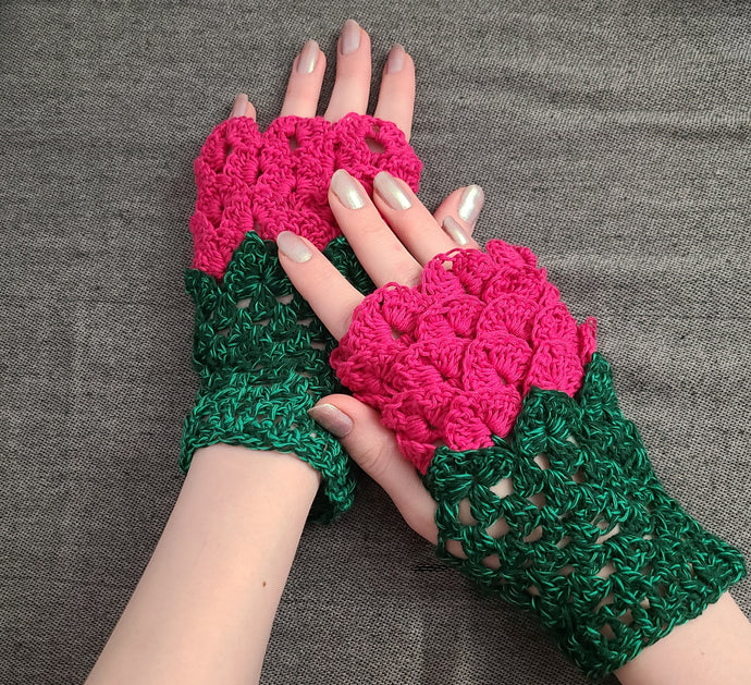 'Petunia Dragon' Fingerless Gloves
