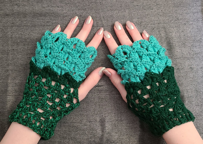 'Hydrangea Dragon' Fingerless Gloves