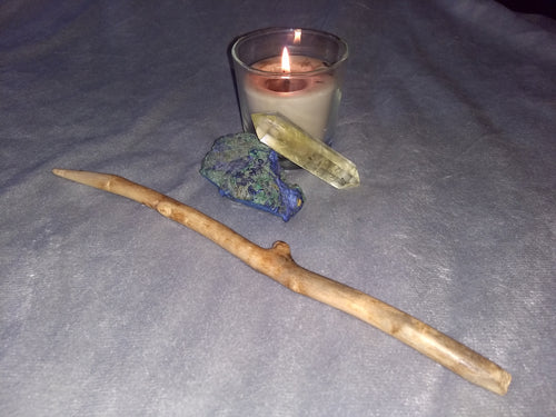 11.5 inch natural maple wood wand.  (Candle and crystals not included.)