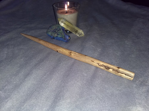 11.75 inch natural willow oak wand. (Candle and crystal not included.)